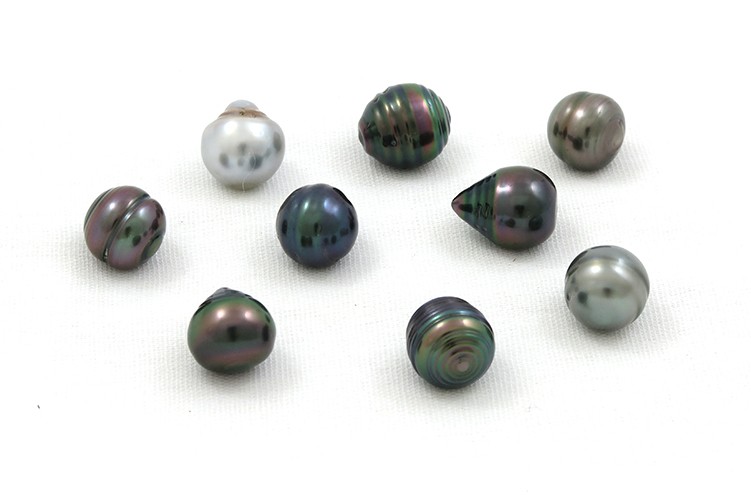Circled baroque pearls