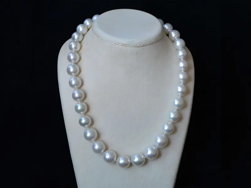 White South Sea Pearl Necklace