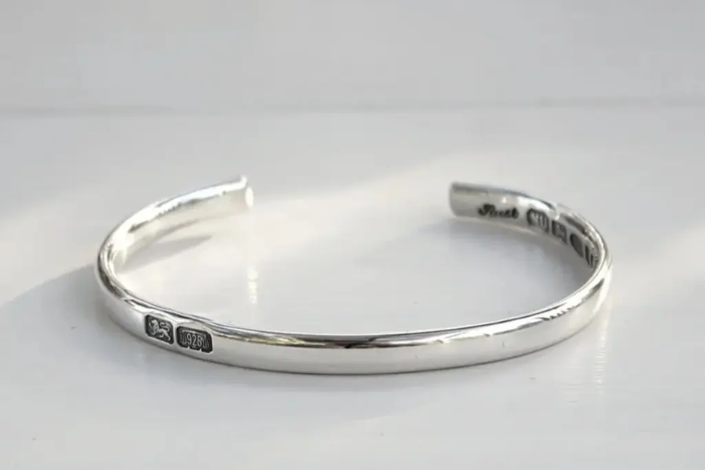 S925 Silver Bangle